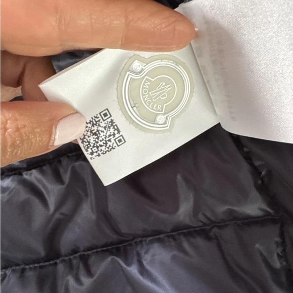 Moncler Navy and White Men's Puffer Jacket Size 5 Large - Picture 9 of 9